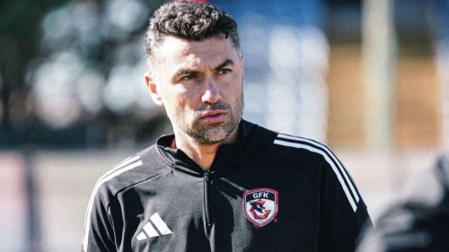 Gaziantep FK’nın hocası Burak Yılmaz oyuncularını kutladı