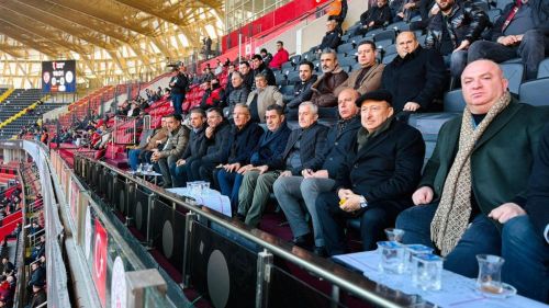 Gaziantep FK maçında Protokolün gol sevinci yarıda kaldı