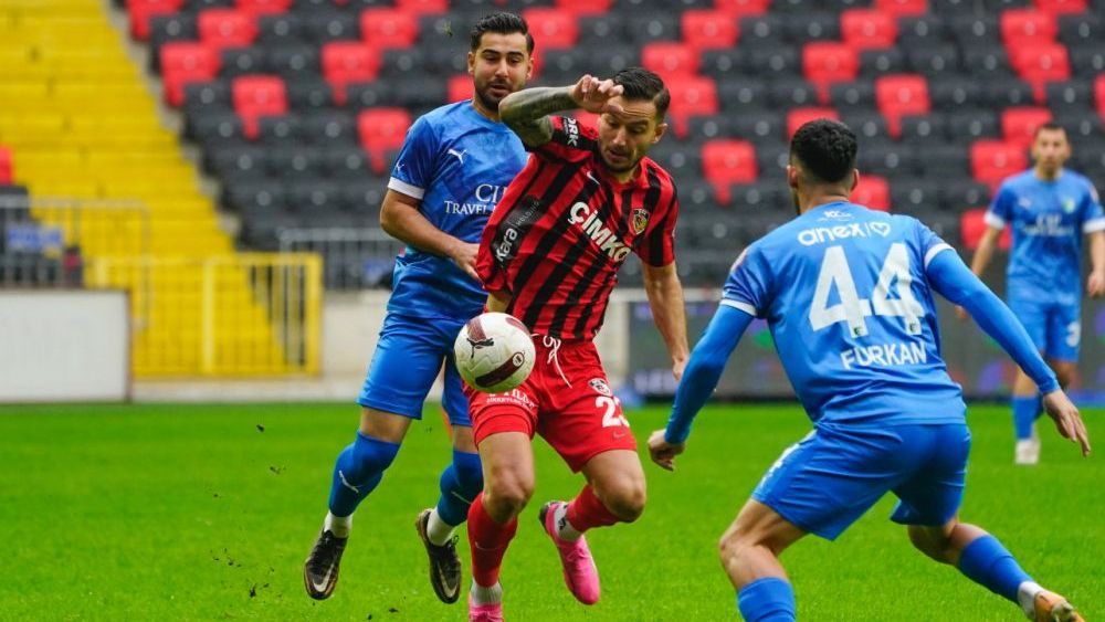 Flaş Haber! Gaziantep FK O futbolcu ile yollarını ayırdı