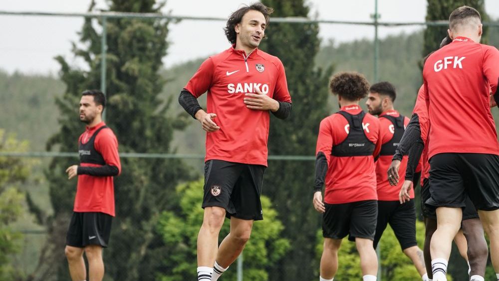 Lazar Markovic oynayacak mı?