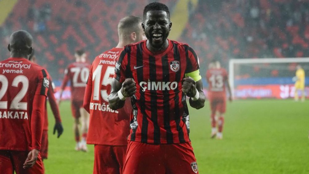 Papy Djilobodji alkışı hak etti