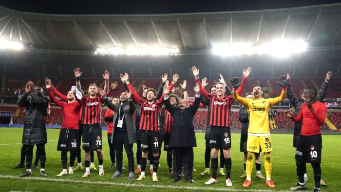 Gaziantep FK'da futbolcular konuştu; Hocamız gitti, değişiklik iyi geldi