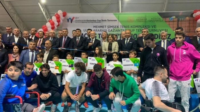 Eski bakan Mehmet Şimşek adına yapılan tenis kompleksi açıldı