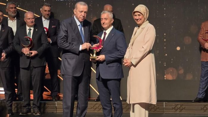Cumhurbaşkanı Erdoğan'dan Tahmazoğu'na birincilik ödülü