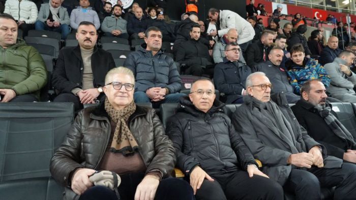 Gaziantep Valisi Kemal Çeber, başarı dileğinde bulundu