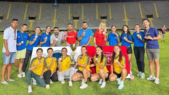 Büyükşehir Belediye Spor Kulübü’nden atletizmde tarihi başarı