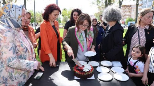 Fatma  Şahin, Anne Bebek Festivali’nde ailelerle buluştu