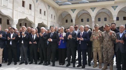 Gaziantep’te mukaddes emanetler sergisi açıldı