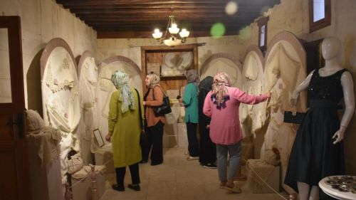 Şahinbeyli kadınların sergisi büyük ilgi görüyor