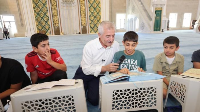 Şahinbey Millet Camii'nde çocuklar hem eğleniyor hem de Kur'an-ı Kerim öğreniyor