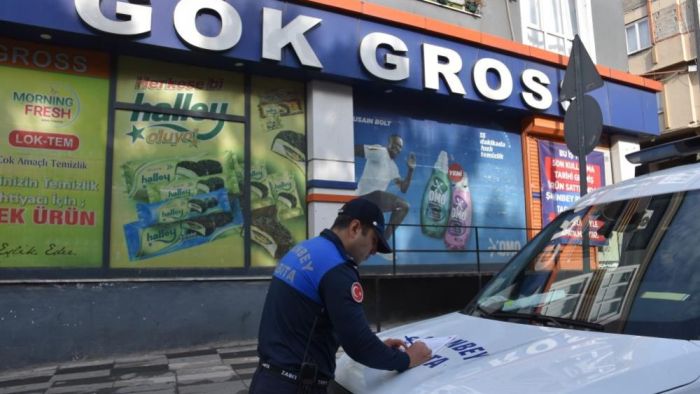 Son kullanma tarihi geçmiş ürün satan 2 market kapatıldı