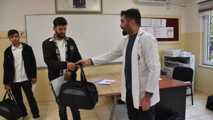 Şahinbey Belediyesi'nden 101 bin Mehmetçiğe asker çantası