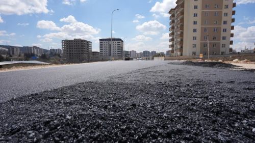 Umut Yılmaz, asfalt çalışmalarını yerinde inceledi