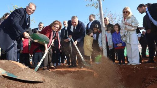 Gaziantep Büyükşehir’in YEŞİLANTEP projesi ile şehir merkezi ağaçlanıyor