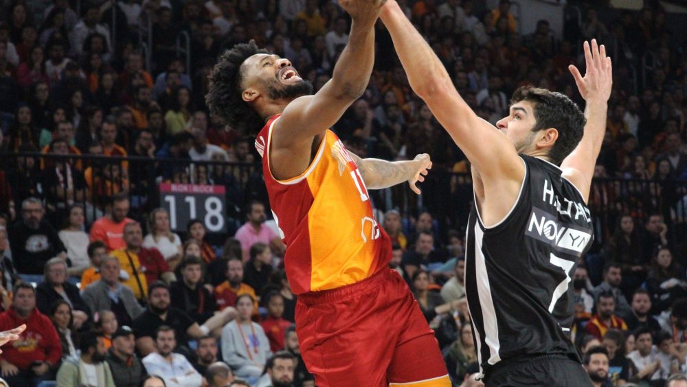 Basketbol derbisinde kazanan Beşiktaş 67-74