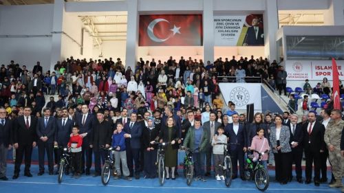  Büyükşehir’in Ramazan sofrası bu kez İslahiye’de kuruldu