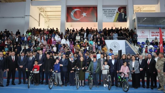  Büyükşehir’in Ramazan sofrası bu kez İslahiye’de kuruldu