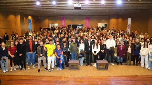 Gaziantep Büyükşehir ev sahipliğinde Oytun Erbaş insan aklını anlattı