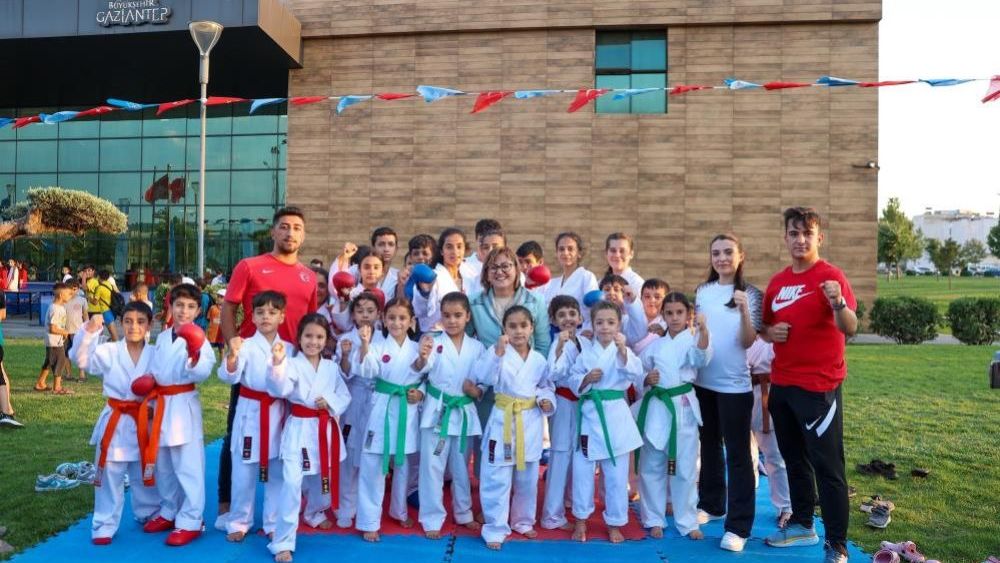 Büyükşehir spordaki başarılarıyla Gaziantep'i gururlandırıyor
