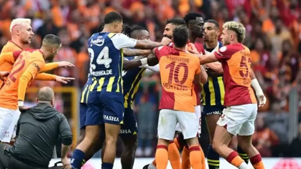 Süper Lig'de şampiyonluk son maça kaldı! İşte ihtimaller