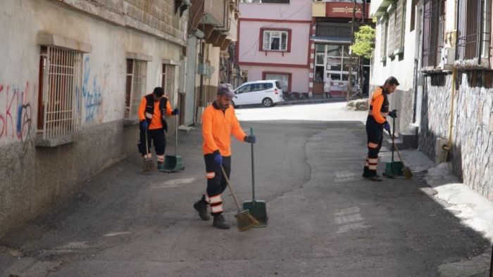 Temiz bir Şehitkamil için 7/24 çalışma yürütülüyor