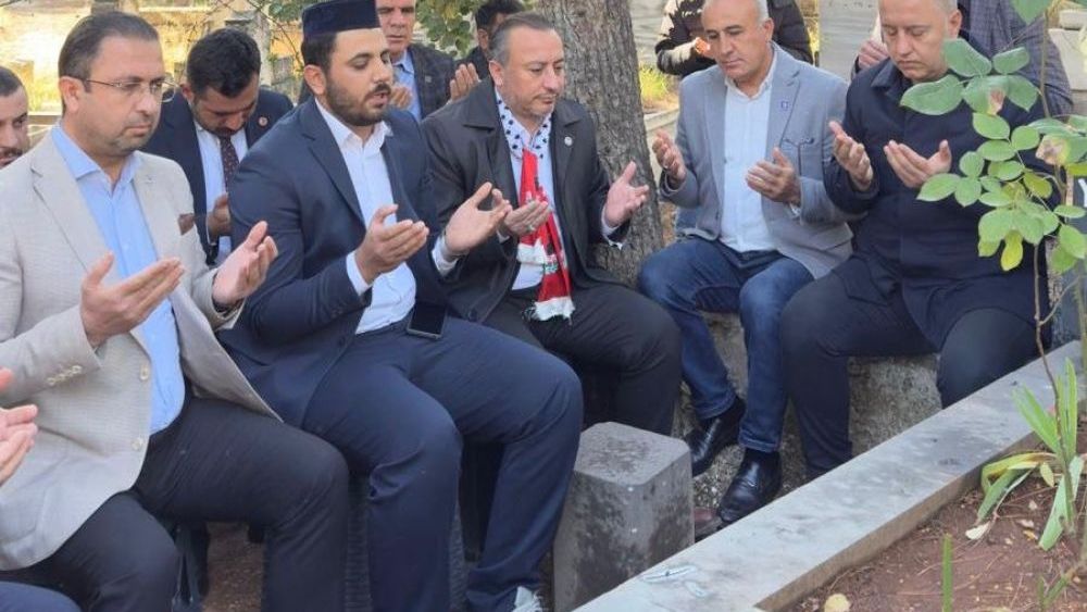 Efsane Hoca İncetahtacı, Kabri Başında Hüzün ve Rahmetle Yâd Edildi