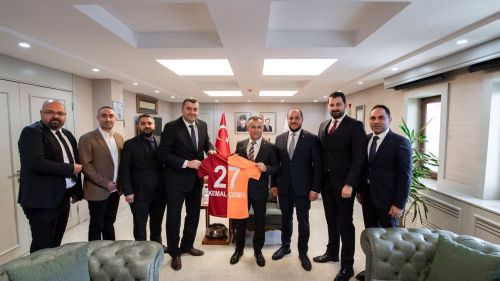 Galatasaraylı taraftarlar Vali Çeber'i ziyaret etti