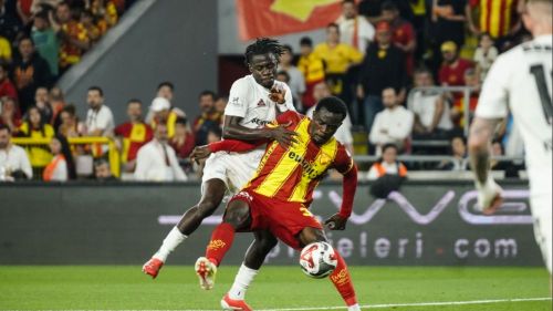 Gaziantep FK'da Victor Gidado saç baş yoldurdu