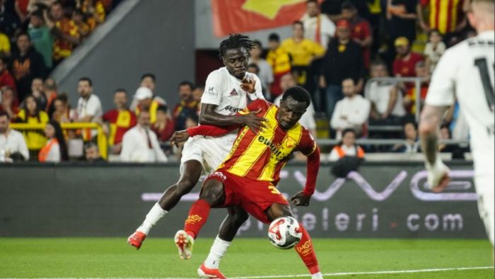 Gaziantep FK'da Victor Gidado saç baş yoldurdu