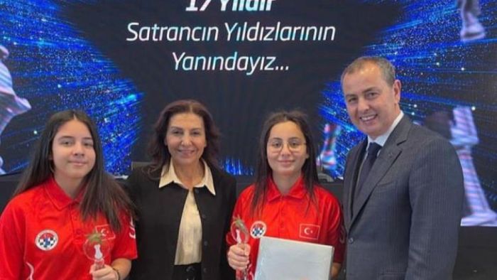 Gaziantep Kolej Vakfı’nın satrançtaki yıldızları ödüllendirildi