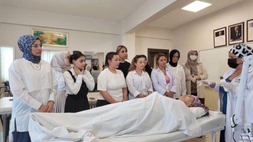 Şahinbey'de güzellik kurslarına yoğun ilgi