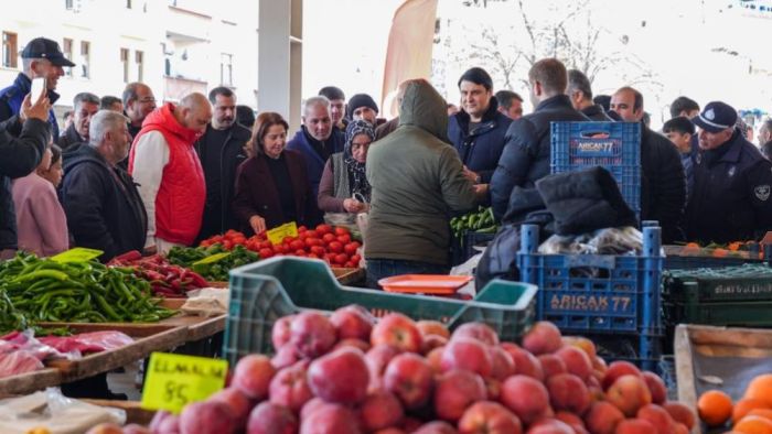 Şehitkamil'de Hacıbaba pazar yerinde sürpriz fiyatlar