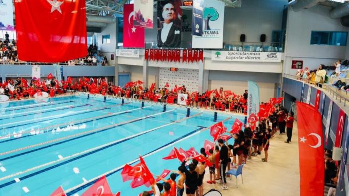  Minik kulaçlar Alleben'de buluştu