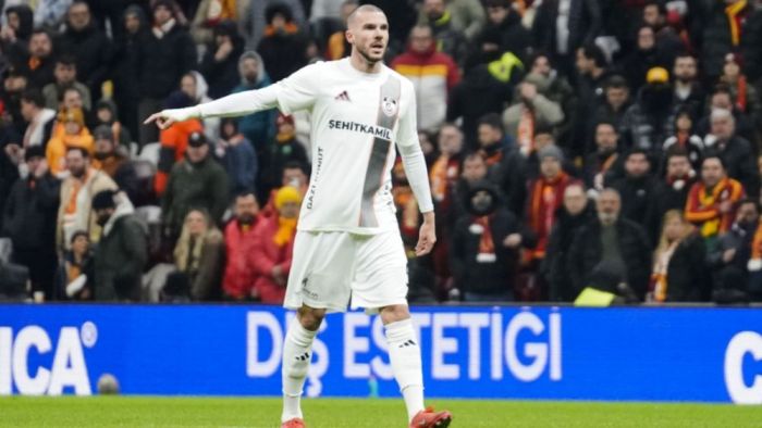 Nihad Mujakic CUK diye oturdu 