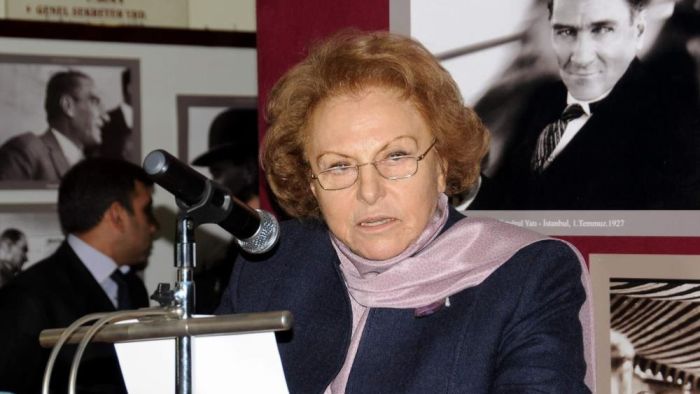 Ömrünü eğitim ve kadınlara adamış Cumhuriyet Çınarı Nüket Ersoy vefat etti