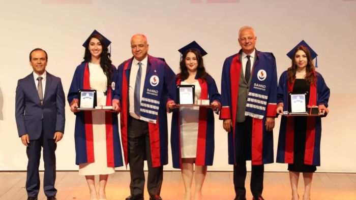 SANKO Üniversitesi'nde mezuniyet heyecanı