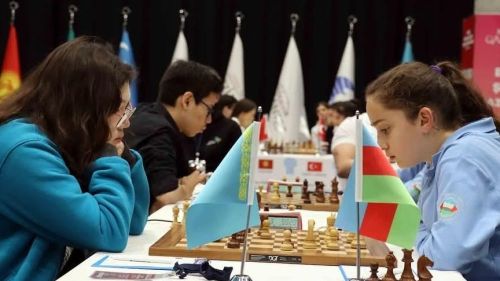 Gaziantep'te satranç tarihine geçen çifte şampiyona heyecanı