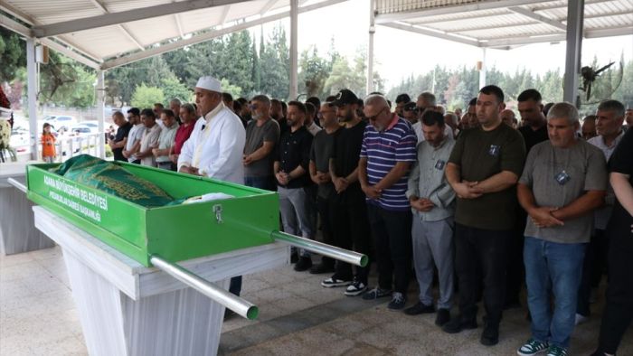 O futbolcunun ölümü Türkiye'yi yasa boğdu