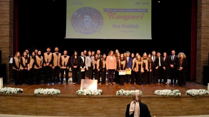 "Ustalara Saygı" konserleri Ferdi Tayfur şarkılarıyla devam etti
