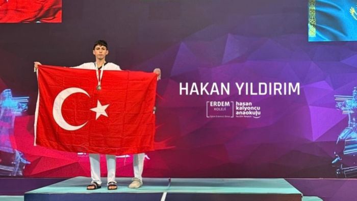 Özel Erdem Anadolu Lisesi öğrencisi Hakan Yıldırım Türkiye 2.’si